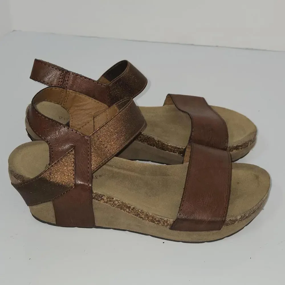 044 Pierre Dumas Chantal Brown Color Wedge Heeled Sandals Size 10